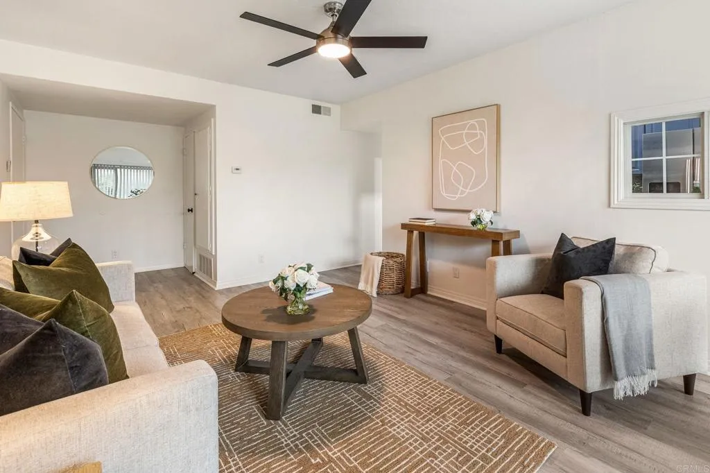 https://cdn.realtyfeed.com/cdn/127/306441532/f18fffb7ab4d545442a7a901dc213f6e.webp
