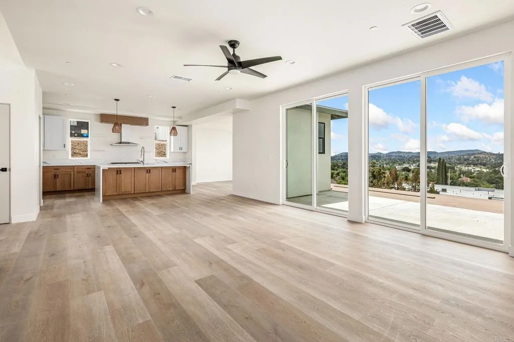 https://cdn.realtyfeed.com/cdn/127/306441635/1045a0c02767a9908fd9fa644679015d.webp