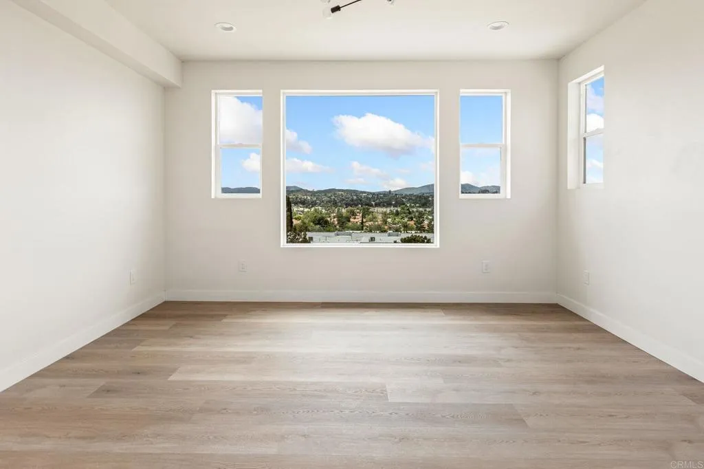 https://cdn.realtyfeed.com/cdn/127/306441635/211c236aab6d7b01a75be5eaa8726d50.webp