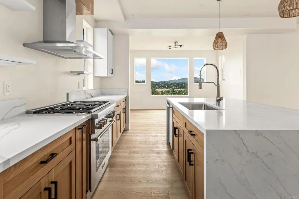 https://cdn.realtyfeed.com/cdn/127/306441635/9048db41c9f75e3d4f20cfc477f7ee52.webp