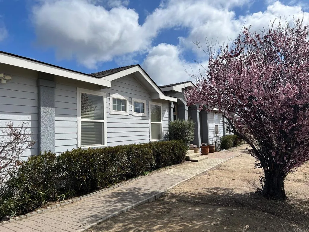 https://cdn.realtyfeed.com/cdn/127/306441653/53bccd9e1fcfc42dabb1a366baf3f83a.webp