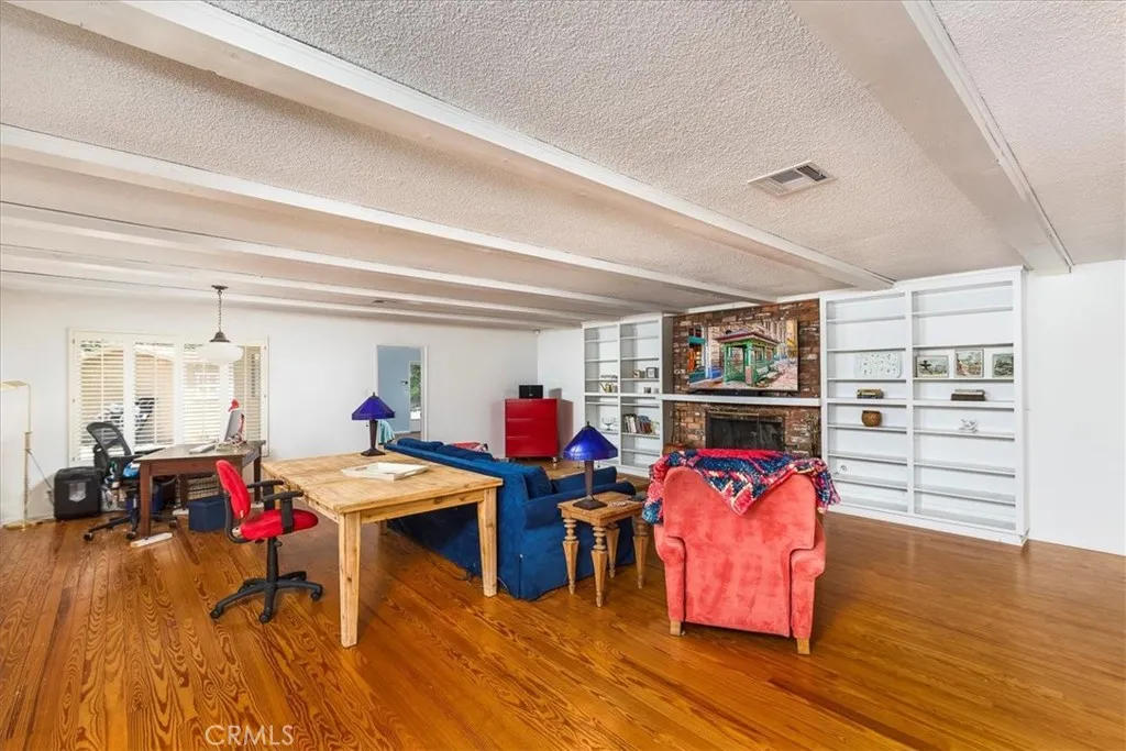 https://cdn.realtyfeed.com/cdn/127/306441874/080795406946d88c62672808675cf343.webp