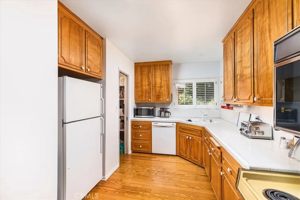 https://cdn.realtyfeed.com/cdn/127/306441874/9b9389aff5e621f00774f82ec92fb43c.webp