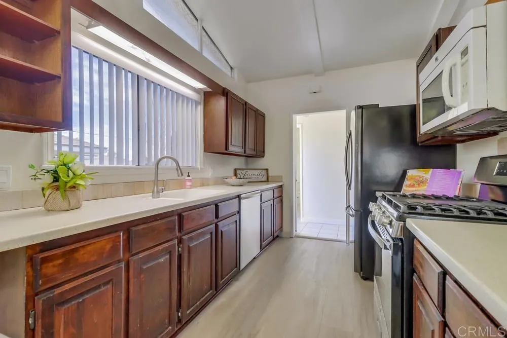 https://cdn.realtyfeed.com/cdn/127/306441972/177126645e81f2c40a167eda0f3bbcdb.webp