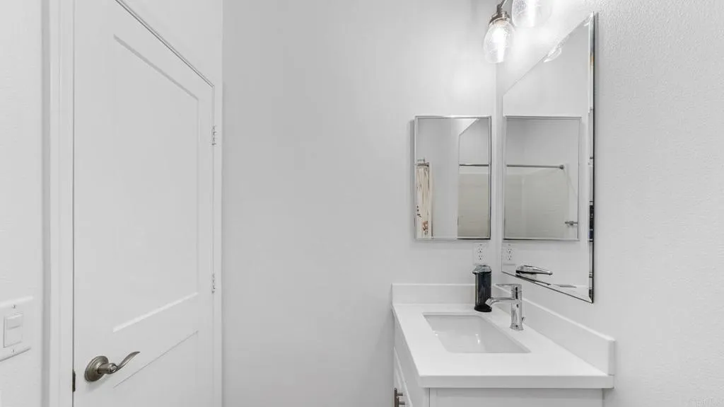 https://cdn.realtyfeed.com/cdn/127/306442235/0dcad694d1b082da9ef5f63ed9cea1f4.webp