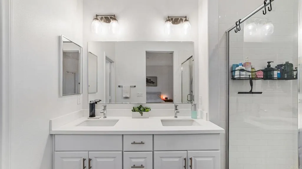 https://cdn.realtyfeed.com/cdn/127/306442235/f79c22f0aa977dffdc65301f07c3da3c.webp