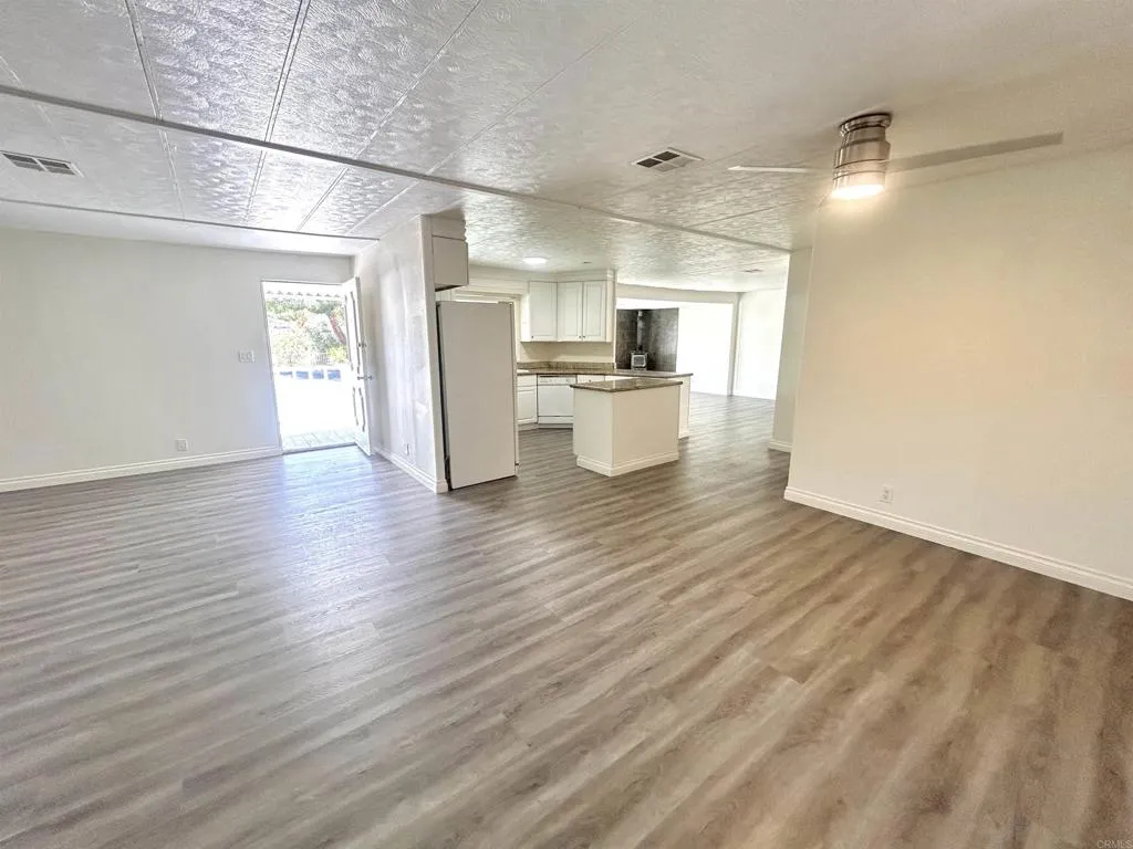 https://cdn.realtyfeed.com/cdn/127/306442305/31de15aee9445b60f325ea483341bb92.webp