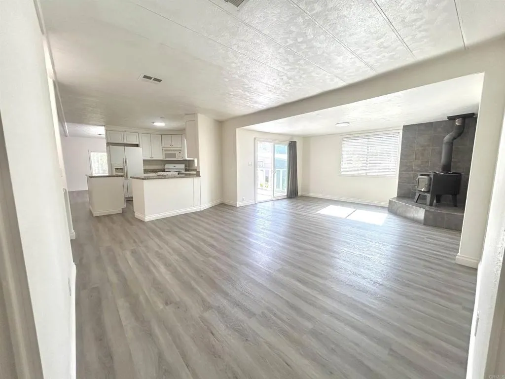 https://cdn.realtyfeed.com/cdn/127/306442305/6e76e21394174f4a42f921ea8ea24ce5.webp