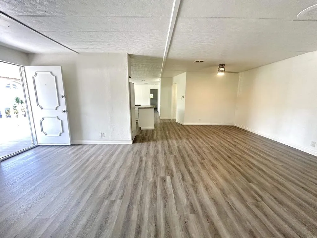 https://cdn.realtyfeed.com/cdn/127/306442305/a864c7b7e490292b0e4e3ae9664789c5.webp
