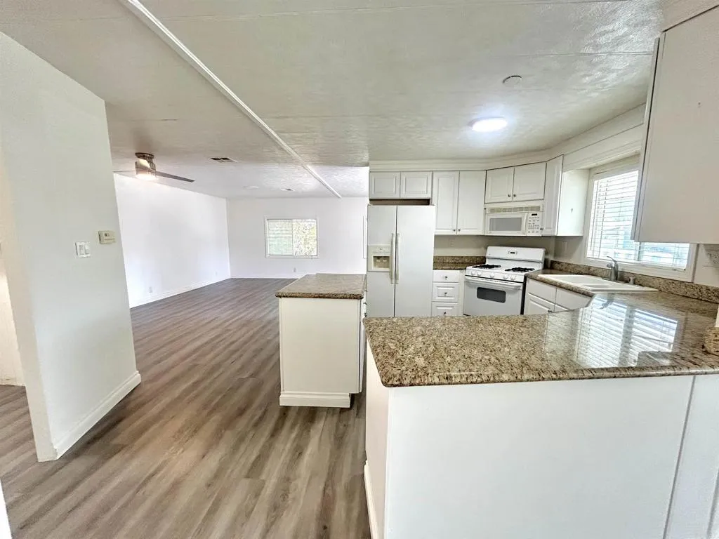 https://cdn.realtyfeed.com/cdn/127/306442305/b70dcfe6c6b09d0a6648419eb2714412.webp