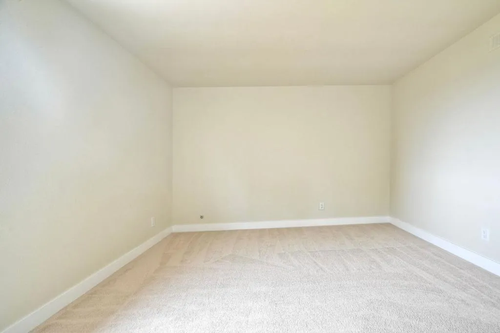 https://cdn.realtyfeed.com/cdn/127/306442391/8cbc0847e8a7f2e5f1dabb1ca37386d6.webp