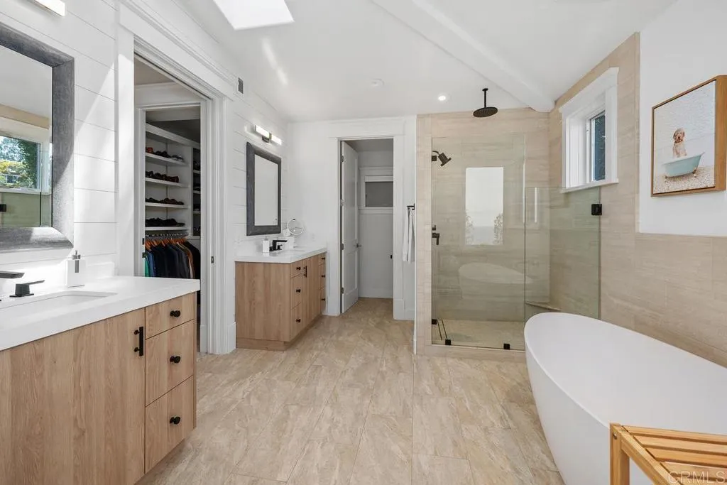 https://cdn.realtyfeed.com/cdn/127/306442410/16b98bb781a08bb0b23c19e2c4c189c0.webp
