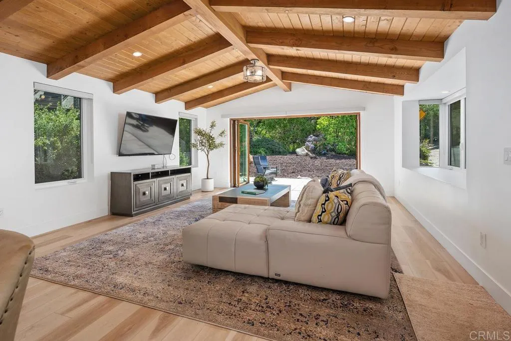 https://cdn.realtyfeed.com/cdn/127/306442410/1c8e4ff444d8c3a343c43f631559fdc7.webp