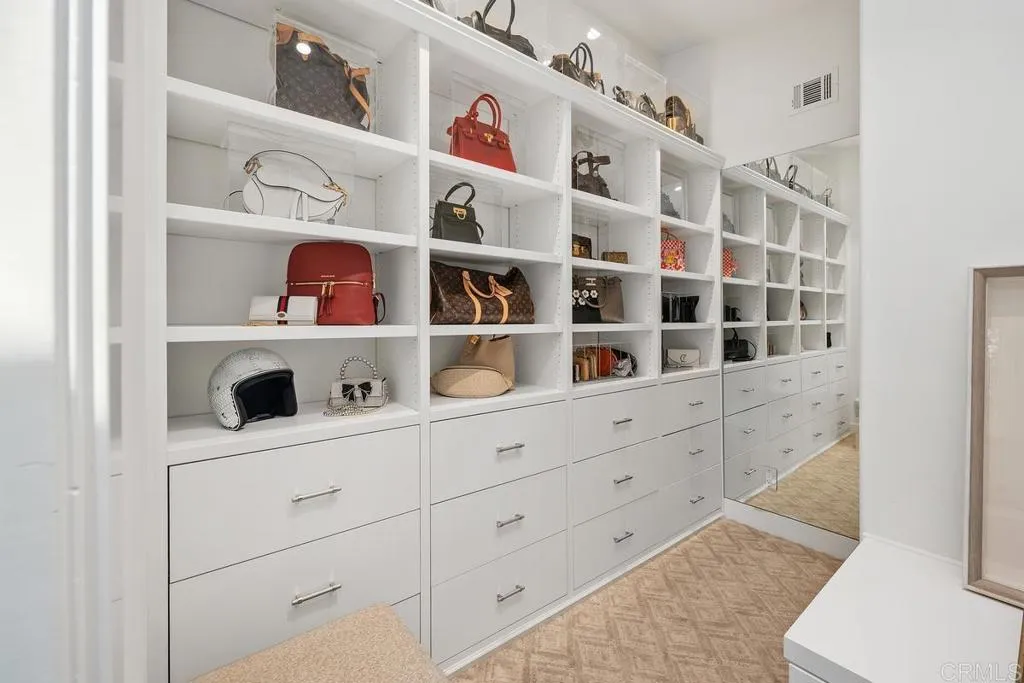 https://cdn.realtyfeed.com/cdn/127/306442410/7e0f9dfc679861ef929732c3ef83dcda.webp