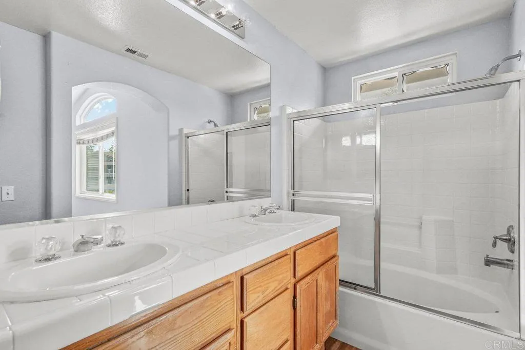 https://cdn.realtyfeed.com/cdn/127/306442441/8a5ae3f8e03816c2f24853068ab71362.webp