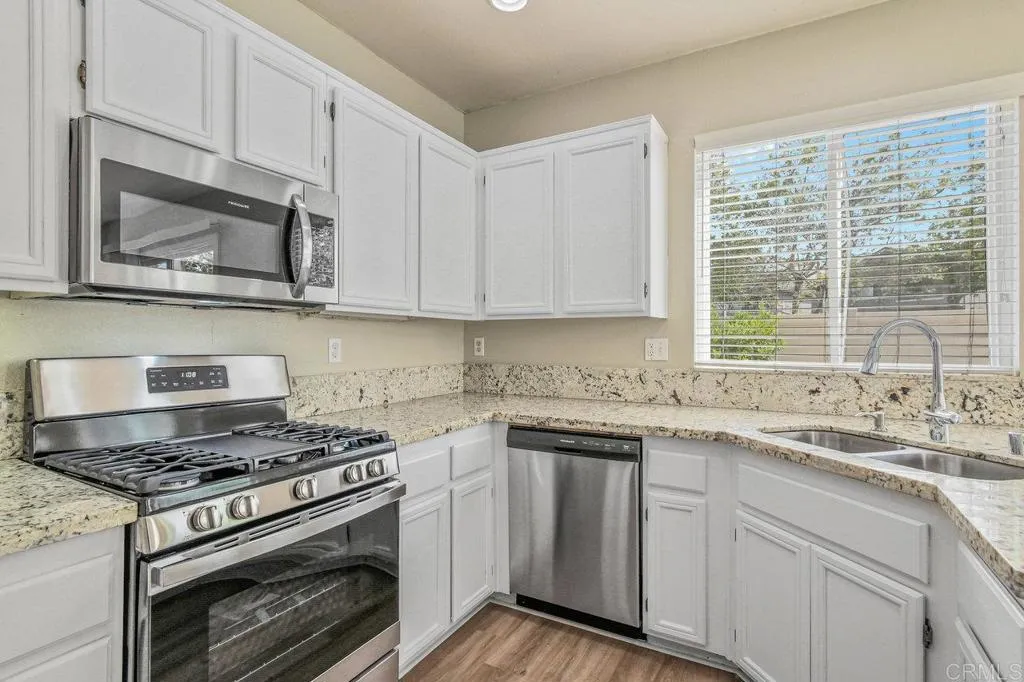 https://cdn.realtyfeed.com/cdn/127/306442441/996e0d3ec24e7236d3133e7b6cb4b9c4.webp