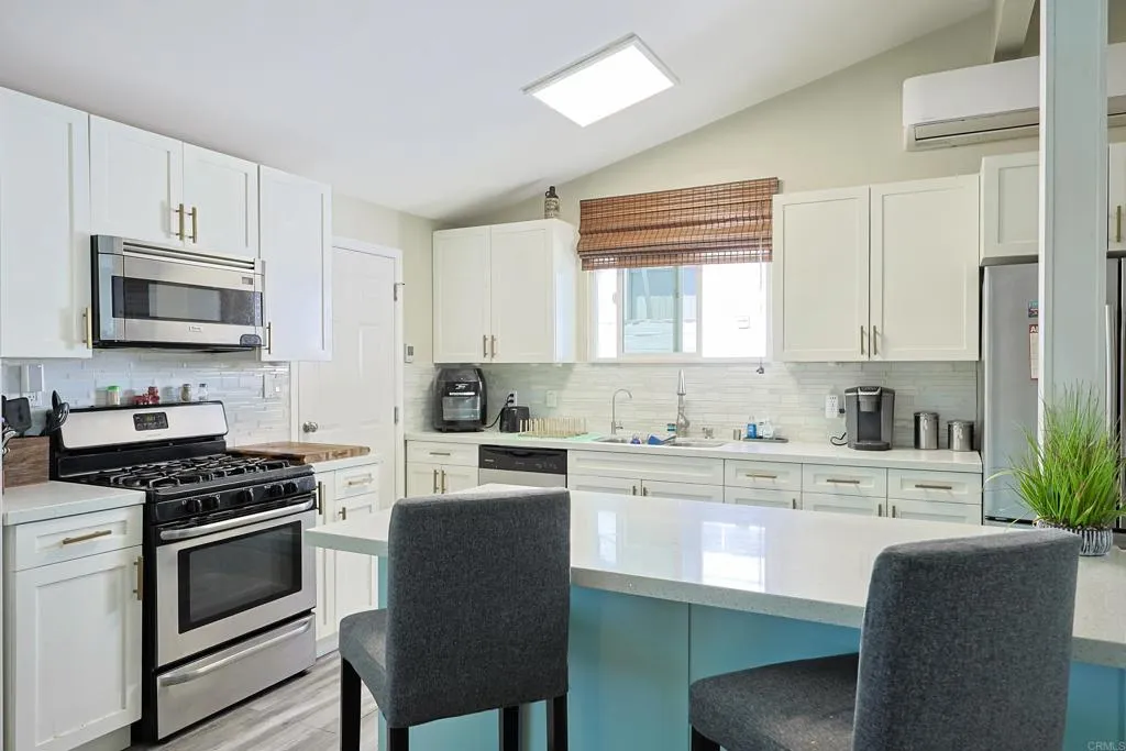 https://cdn.realtyfeed.com/cdn/127/306442447/e7abecee2de60411f2a2aaf74cf8c00d.webp
