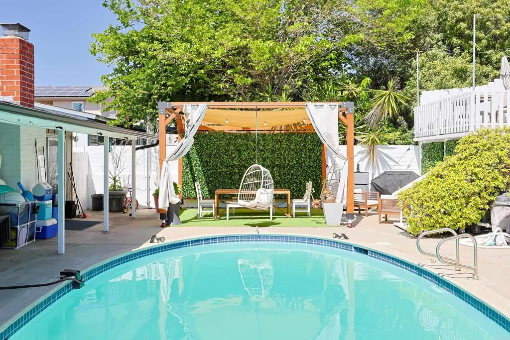 https://cdn.realtyfeed.com/cdn/127/306442447/e9da6f9fe7ba3677a89b245a8ed3d1fd.webp
