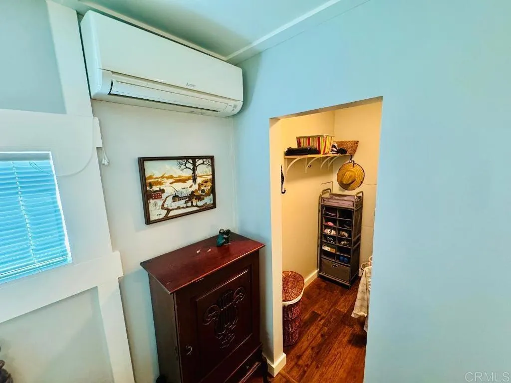 https://cdn.realtyfeed.com/cdn/127/306442542/d39ba26d75d5bdd5fa101fb83c364a15.webp