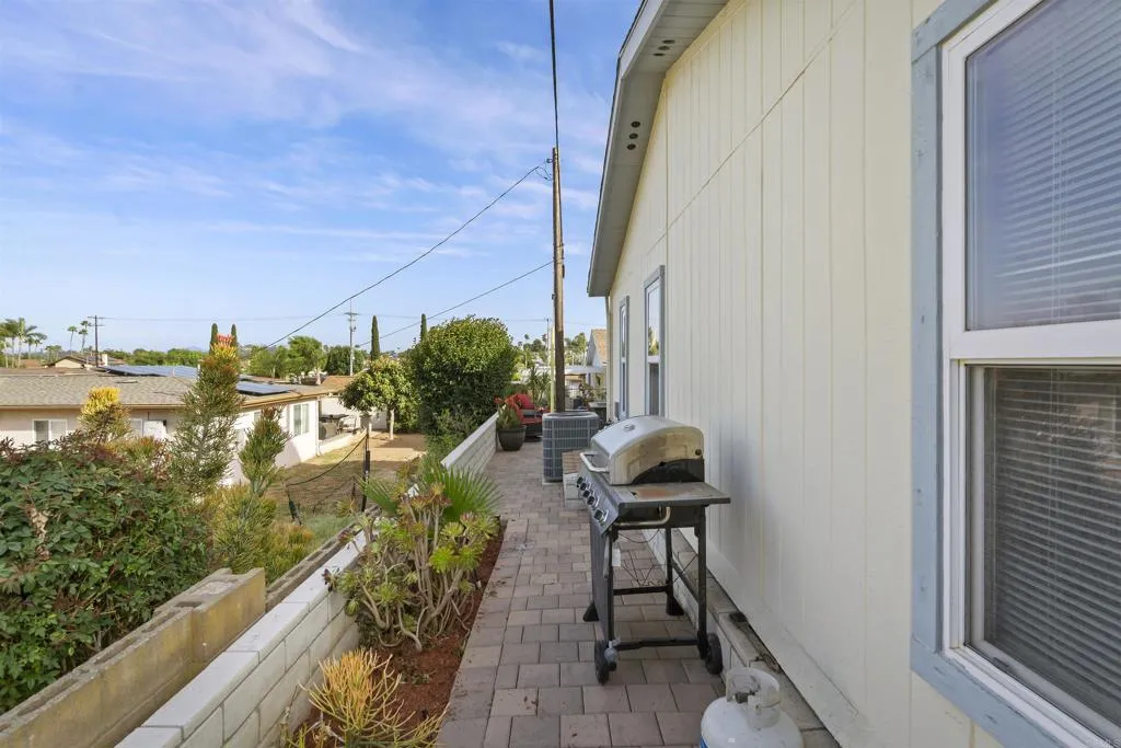 https://cdn.realtyfeed.com/cdn/127/306442579/a2b3a9a543bca5350f47ac442232a896.webp