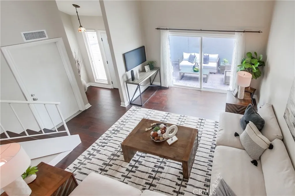 Photo #6: OC25107647 Listing 