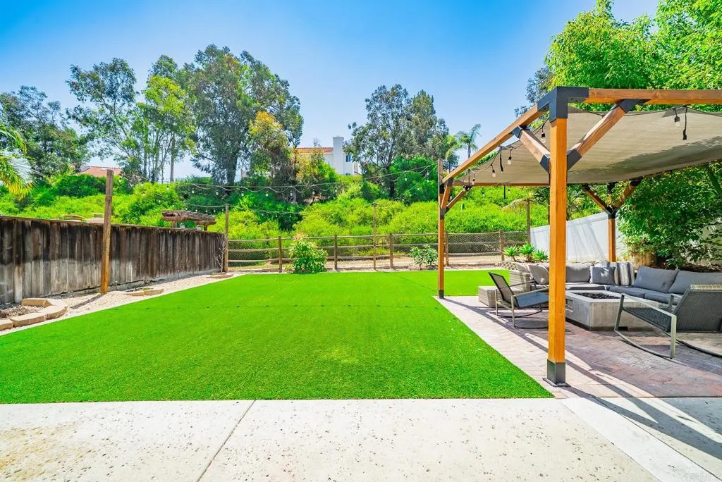 https://cdn.realtyfeed.com/cdn/127/306442629/93aaf8011f7a68759339ad8472feaf43.webp