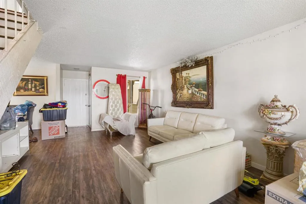 https://cdn.realtyfeed.com/cdn/127/306442782/9adcaea1136c4269c0ff367f9d50c633.webp