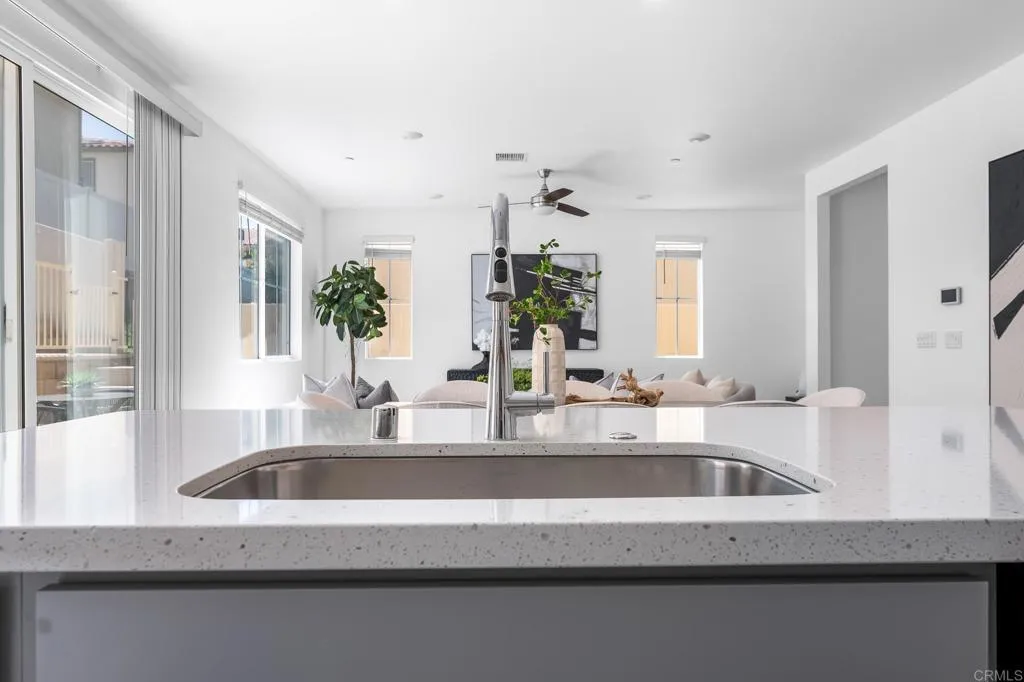 https://cdn.realtyfeed.com/cdn/127/306442857/76f544052c49005e0401c540f4c5630c.webp