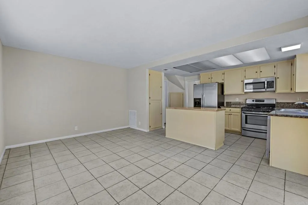 https://cdn.realtyfeed.com/cdn/127/306442960/1f12945d7a2b3c0cc6b88f10f92e6f9b.webp