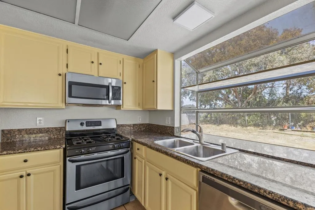 https://cdn.realtyfeed.com/cdn/127/306442960/94e389a00f26abf8246ae3786d3d2b05.webp
