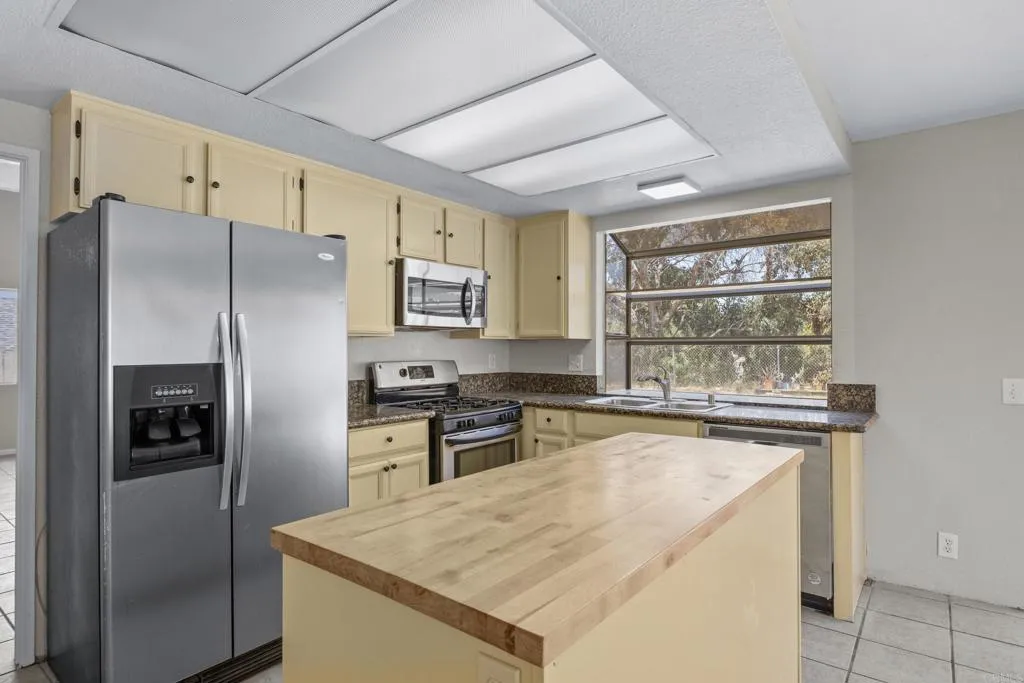 https://cdn.realtyfeed.com/cdn/127/306442960/a03e5437f6adf50d079b823ab20a79f8.webp
