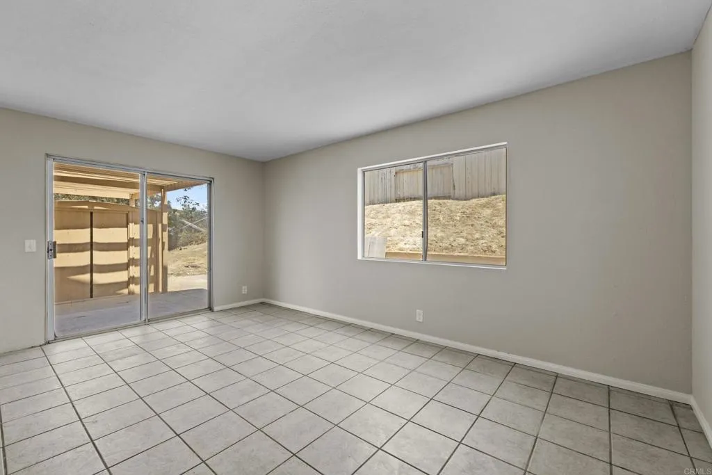 https://cdn.realtyfeed.com/cdn/127/306442960/e279283ecfffad49913eb6f603dc4d63.webp
