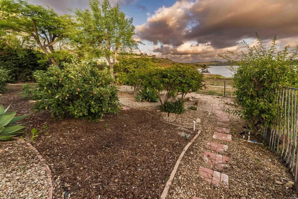 https://cdn.realtyfeed.com/cdn/127/306443065/56700e90dbf174d96cb3e9da798eac67.webp