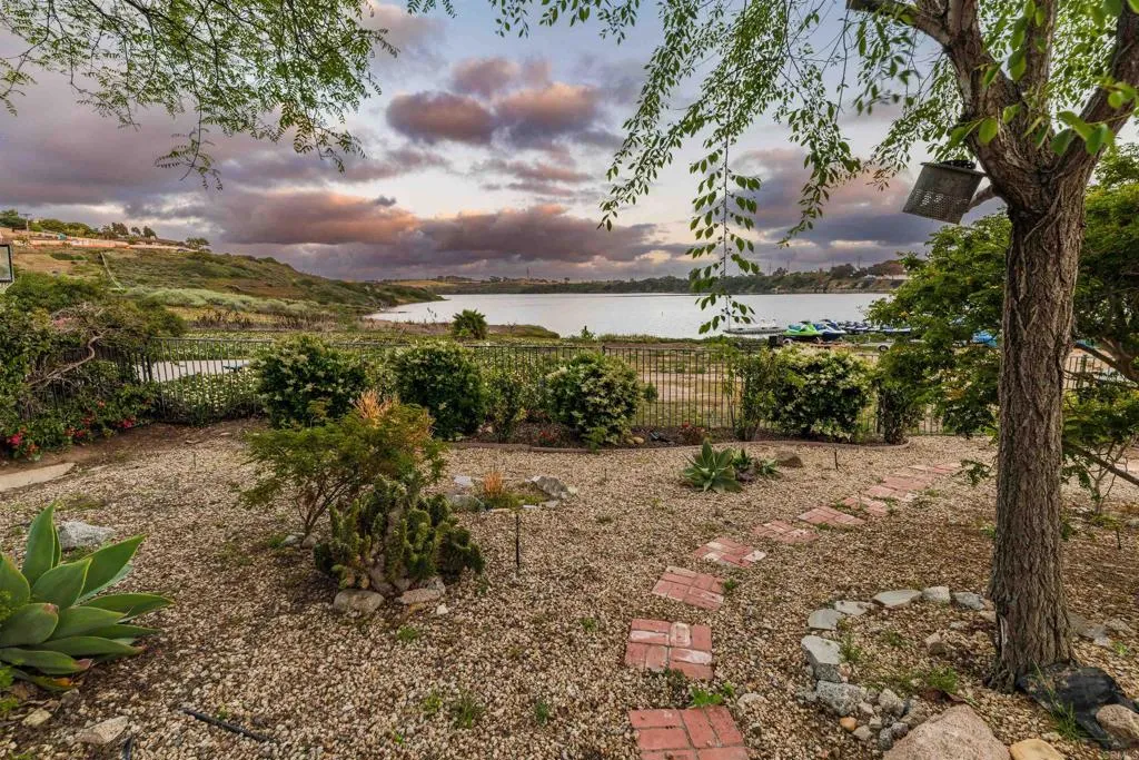 https://cdn.realtyfeed.com/cdn/127/306443065/b0e2f816bbeb52baf1728cf9836d88d3.webp
