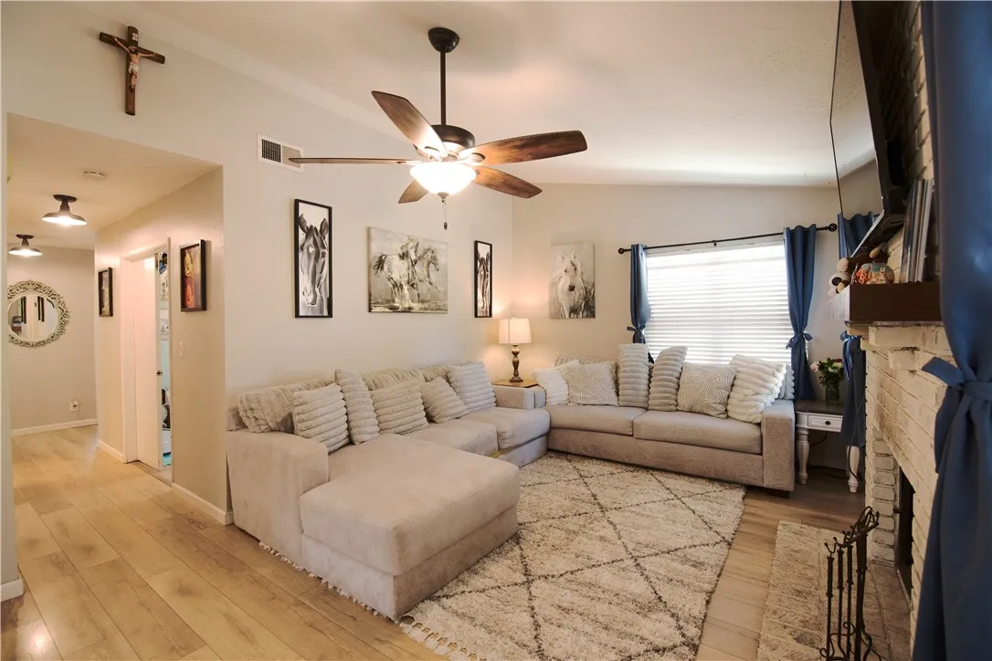 https://cdn.realtyfeed.com/cdn/127/306443112/4850cd73bf789db9e8ceb57f09c79a12.webp