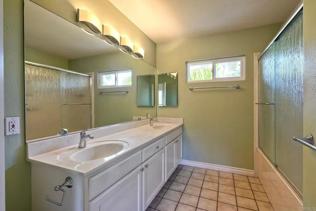 https://cdn.realtyfeed.com/cdn/127/306443359/74421e286d864e0aaeaa7022e1c57863.webp