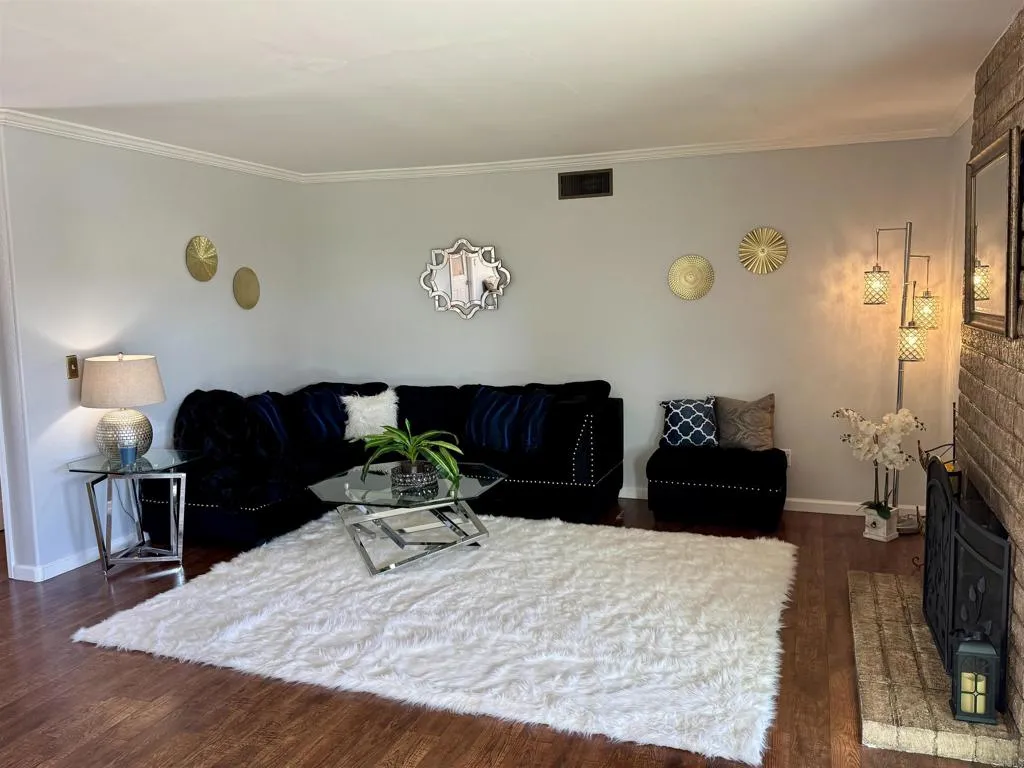 https://cdn.realtyfeed.com/cdn/127/306443774/6c3385dda49009dbe1d9485cf78e1aaa.webp