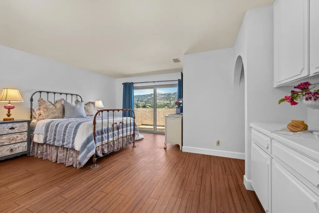https://cdn.realtyfeed.com/cdn/127/306443784/1e438cc3bd06555f5a037870dd90d8fa.webp