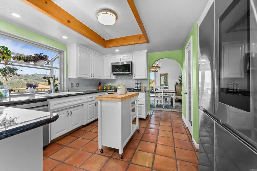 https://cdn.realtyfeed.com/cdn/127/306443784/5023c3d515dc014a34ae8e4ffed04292.webp