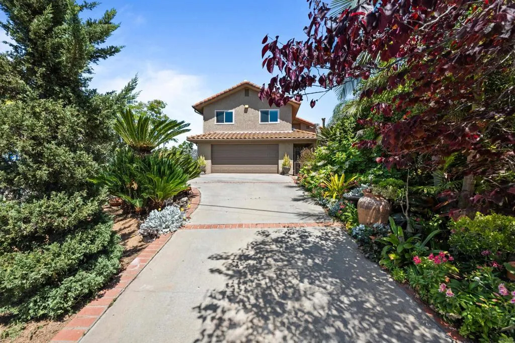https://cdn.realtyfeed.com/cdn/127/306443784/bf77669951cd44abf7ee946e2f7346dd.webp