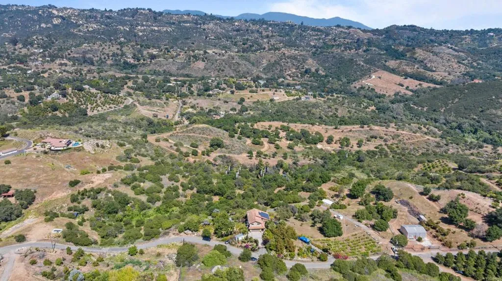https://cdn.realtyfeed.com/cdn/127/306443784/c755c01d49d1b6b34ef2f8f9353b9c4d.webp