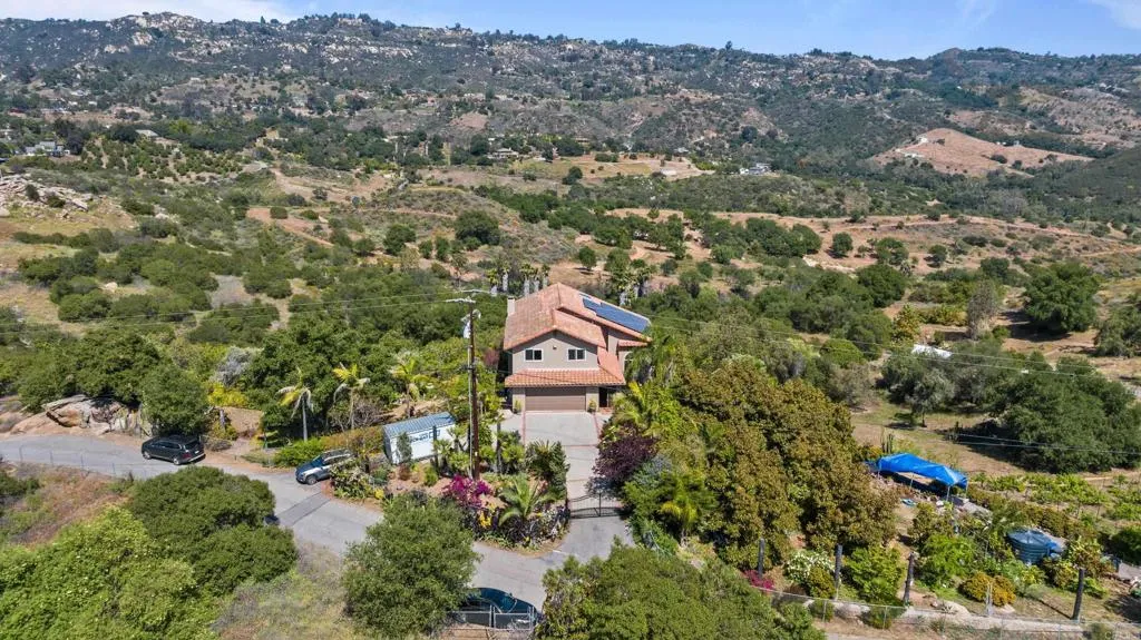 https://cdn.realtyfeed.com/cdn/127/306443784/ed91c0bd89b97f2f48fb0d3572536381.webp