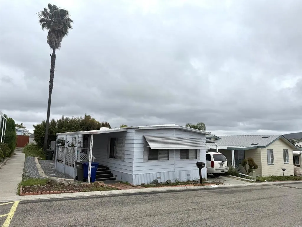 https://cdn.realtyfeed.com/cdn/127/306443786/d3c5168543ea3ddcc8c5b3db380e0bf1.webp