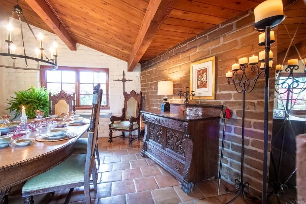 https://cdn.realtyfeed.com/cdn/127/306444053/17a3db6406d1d7356cbc14217d8097f3.webp