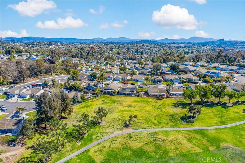 https://cdn.realtyfeed.com/cdn/127/306444333/051ec799da7d145a707e2a8f228dbad9.webp