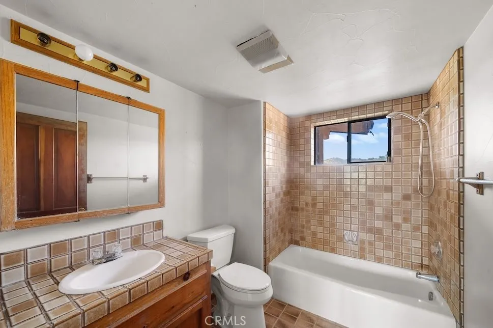 https://cdn.realtyfeed.com/cdn/127/306444388/0838064b884db6acbe4886738c8c580a.webp