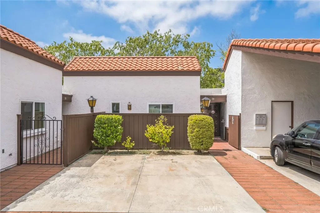 MLS: PW25111436 Condo For Sale