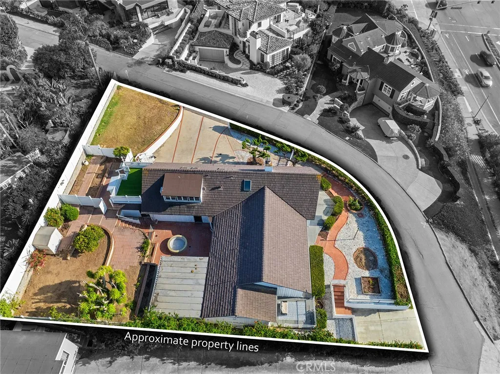 https://cdn.realtyfeed.com/cdn/127/306444768/58bf2f99f4ee2b1e4cdea124d2c2bd92.webp