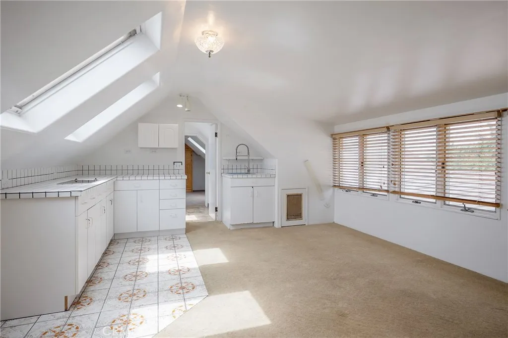 https://cdn.realtyfeed.com/cdn/127/306444768/7d99317a07fe986d65a38426c6b7b771.webp