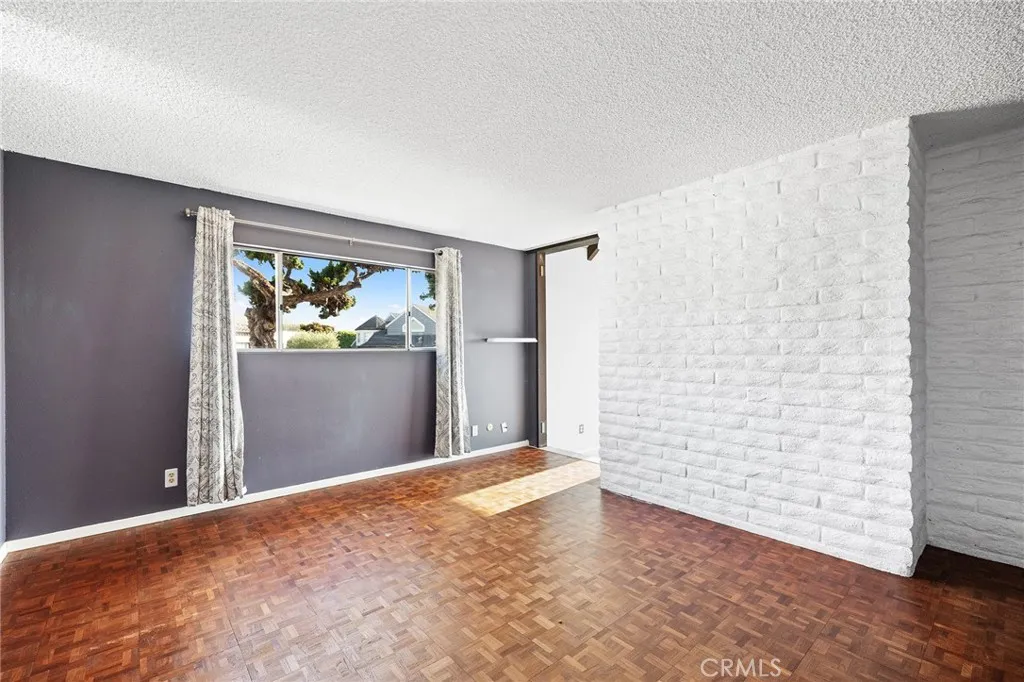 https://cdn.realtyfeed.com/cdn/127/306444768/936eda6a9d4befee65ef0b3d912eaeaf.webp